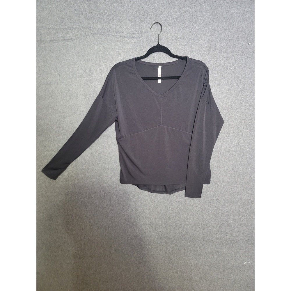 Fabletics Performance V-Neck Athletic XS Top Athleisure Minimalist Balletcore